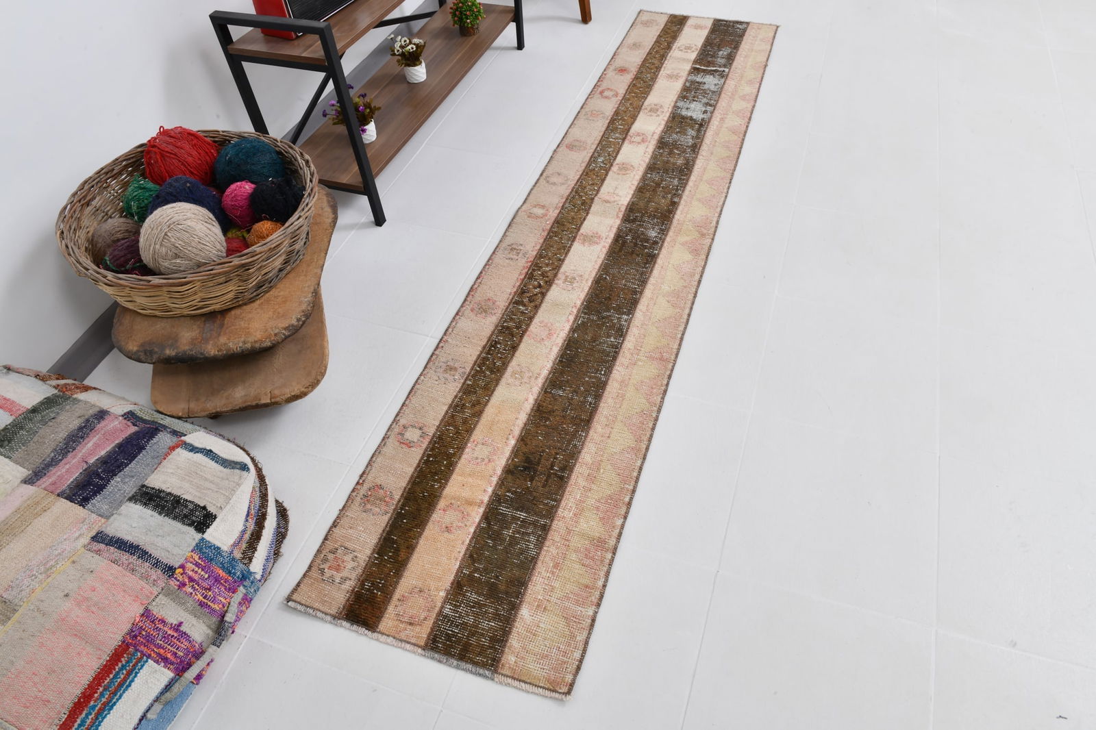 1'10'' x 8'8'' Handmade Vintage Wool Rug - 21417 - 7