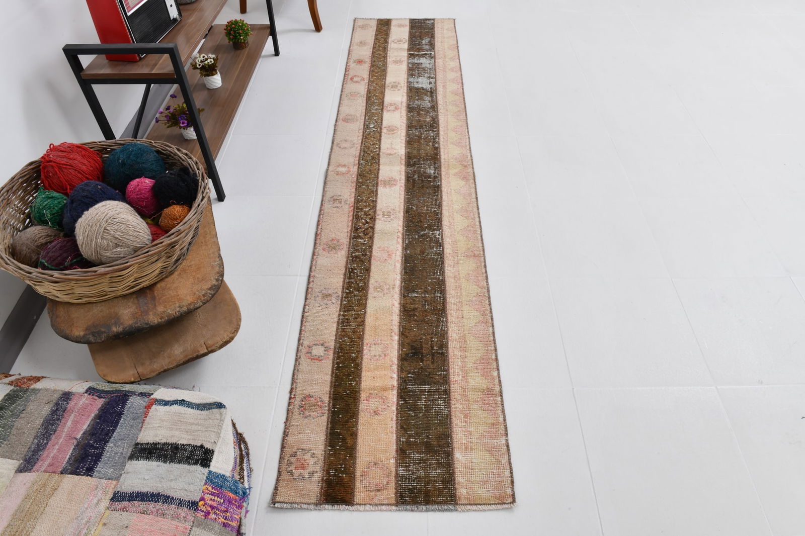 1'10'' x 8'8'' Handmade Vintage Wool Rug - 21417 - 8