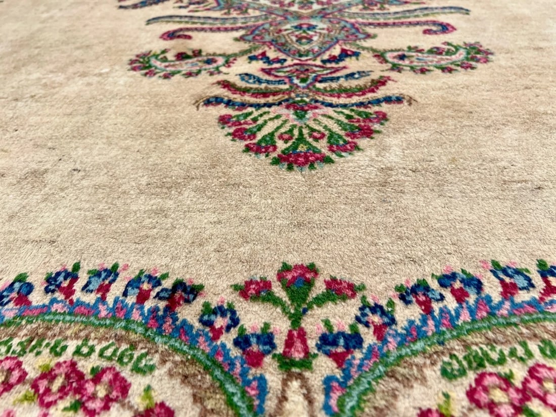 Persian Kerman Hand Knotted Semi-Antique Oriental Rug 9'9" x 12'3" - 10