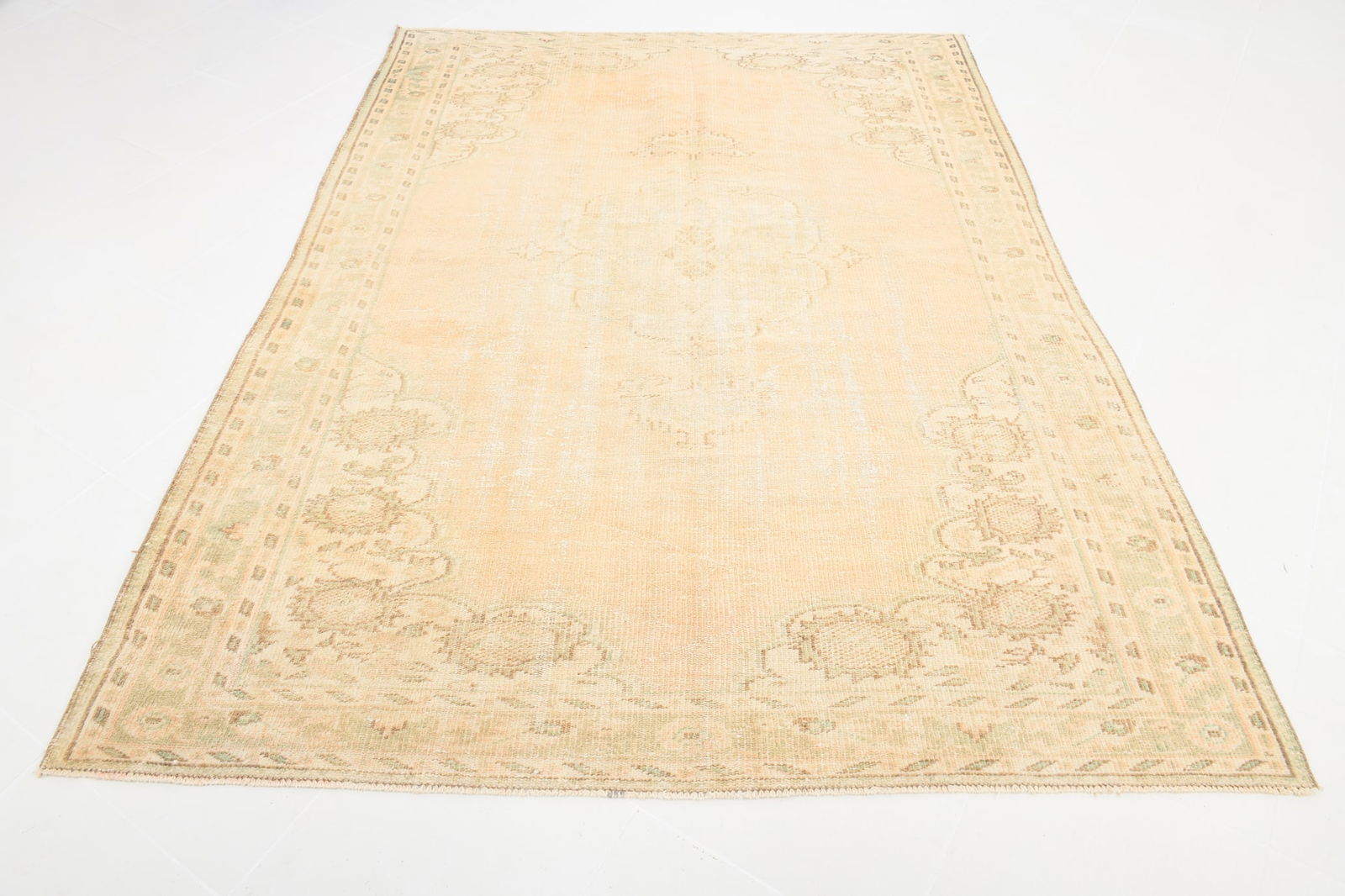 6'4'' x 8'6'' Handmade Vintage Wool Rug - 6488 - 3