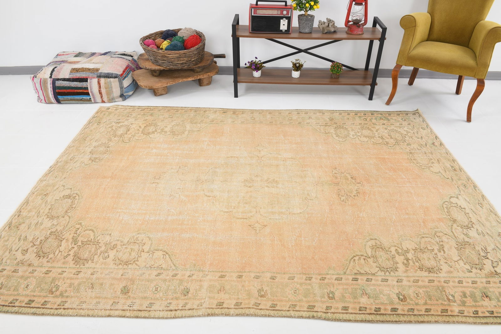 6'4'' x 8'6'' Handmade Vintage Wool Rug - 6488 - 6