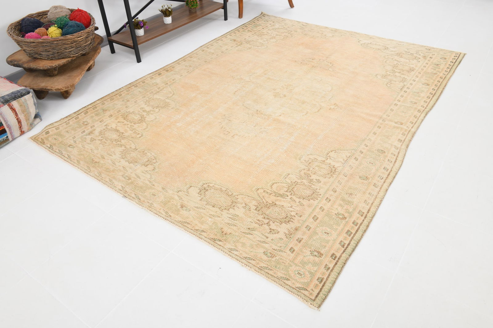 6'4'' x 8'6'' Handmade Vintage Wool Rug - 6488 - 7