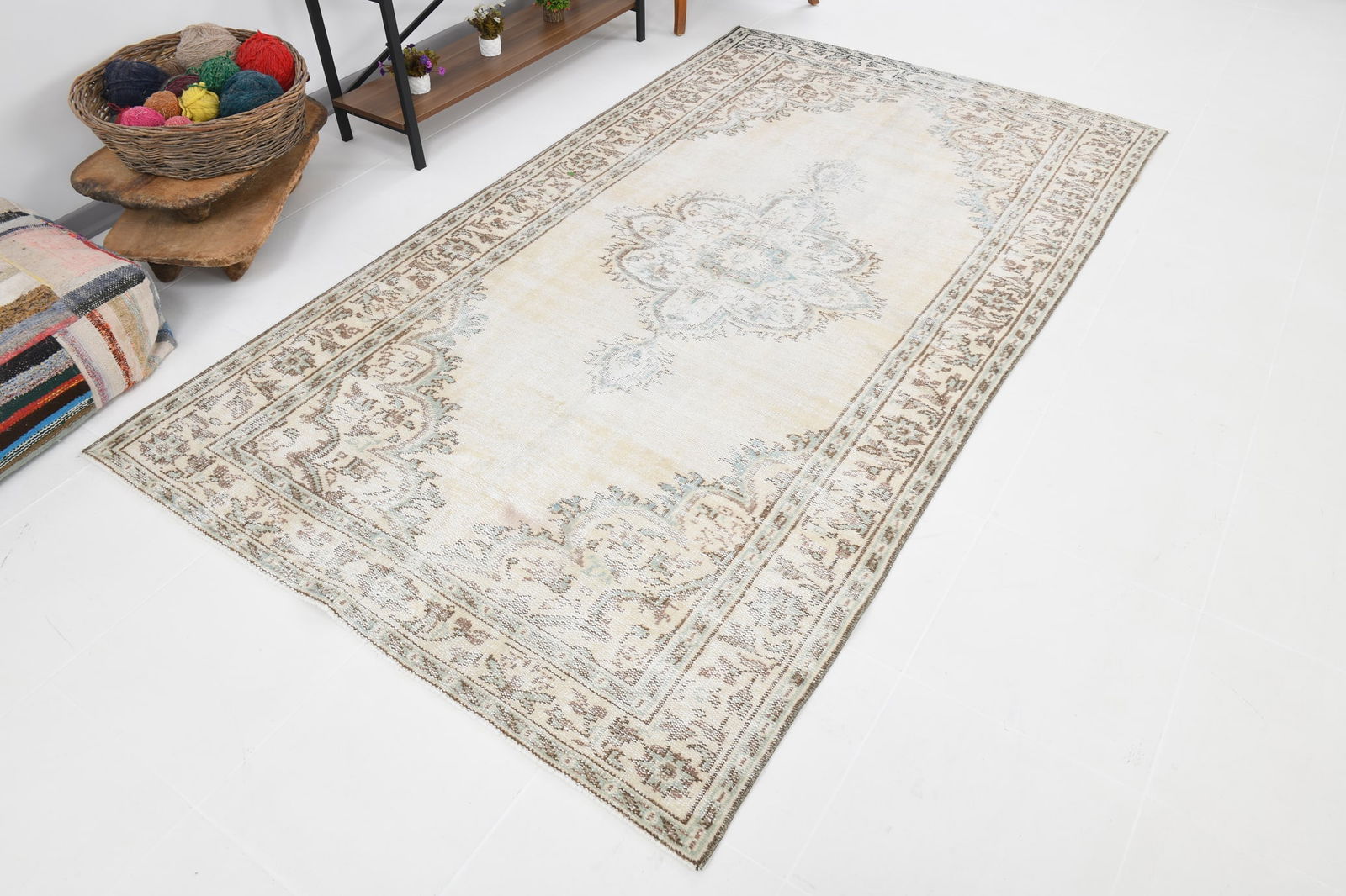 5'0'' x 8'11'' Handmade Vintage Wool Rug - 3570 - 7