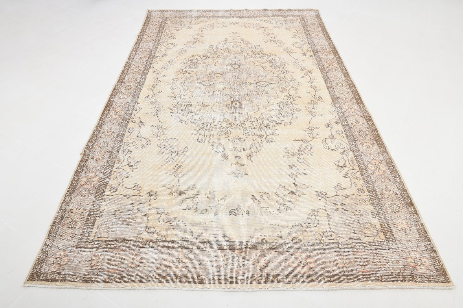 6'2'' x 10'1'' Handmade Vintage Wool Rug - 4999 - 2