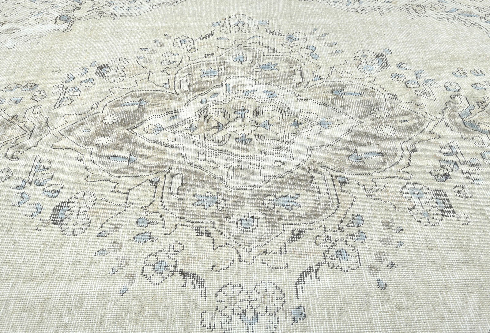 Muted Beige Antique Floral Traditional 7X9 Distressed Vintage Oriental Rug - 5
