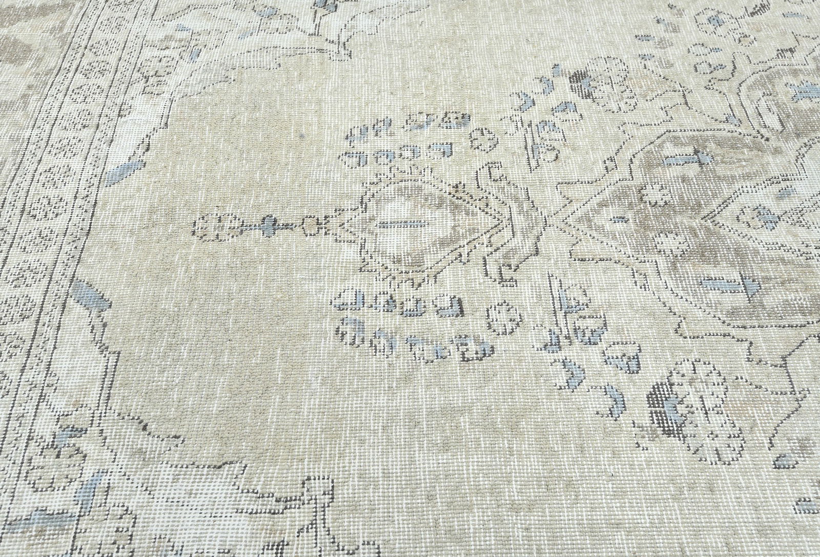 Muted Beige Antique Floral Traditional 7X9 Distressed Vintage Oriental Rug - 6