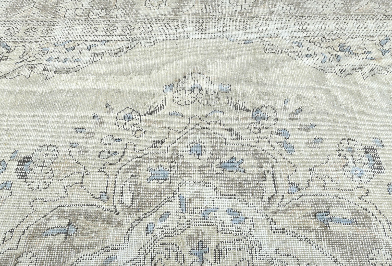 Muted Beige Antique Floral Traditional 7X9 Distressed Vintage Oriental Rug - 7