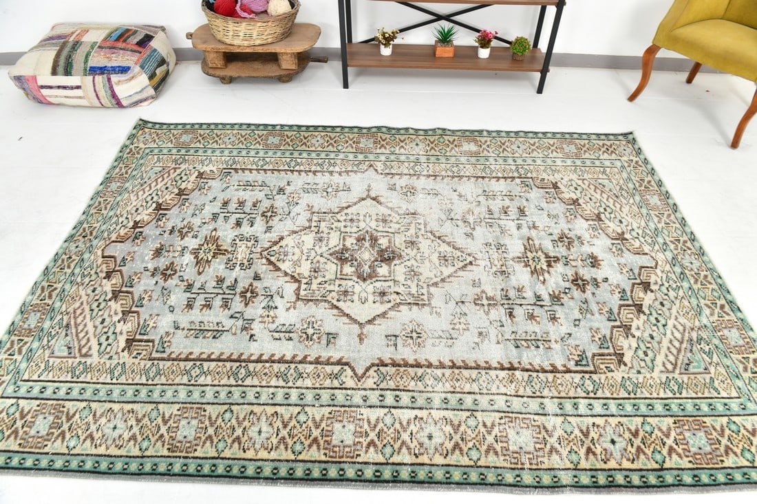 5'3'' x 8'6'' Decorative Vintage Rug - 24779 - 5