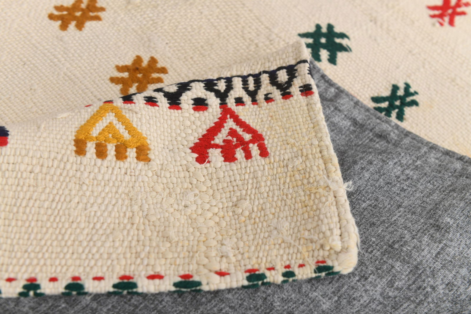 2'6'' x 8'3'' Turkish Vintage Hemp Rug - 1634 - 16