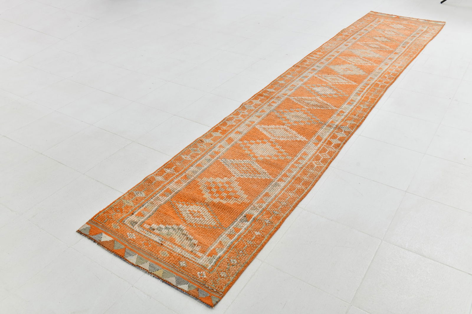 2'9'' x 13'6'' Vintage Wool Runner Rug - 23860 - 3