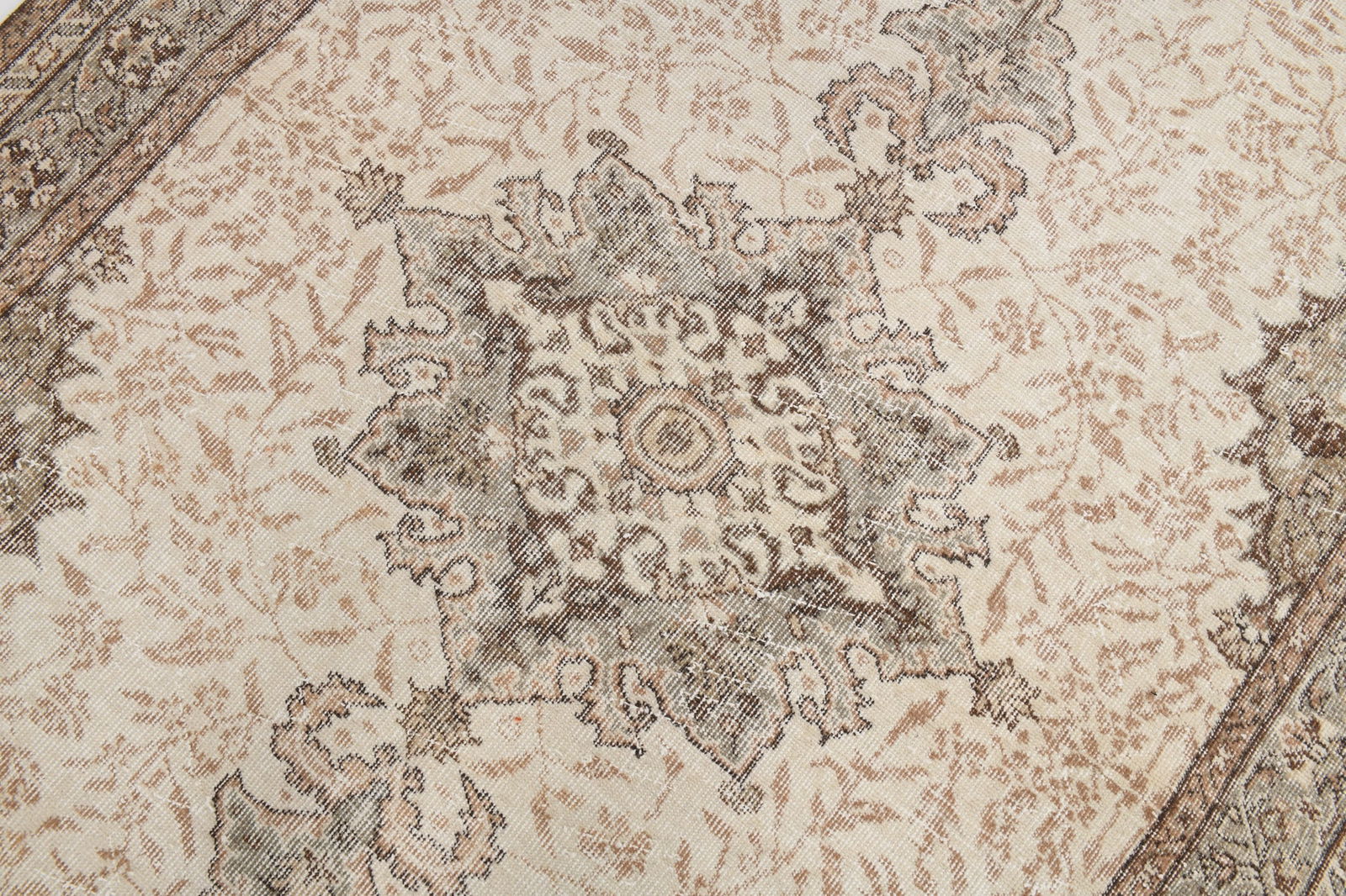 5'4'' x 8'9'' Handmade Vintage Wool Rug - 6383 - 10