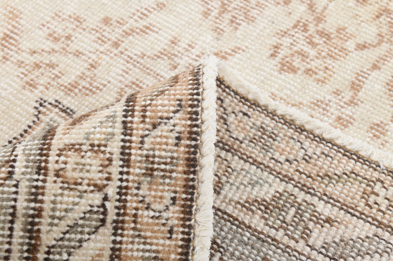 5'4'' x 8'9'' Handmade Vintage Wool Rug - 6383 - 16