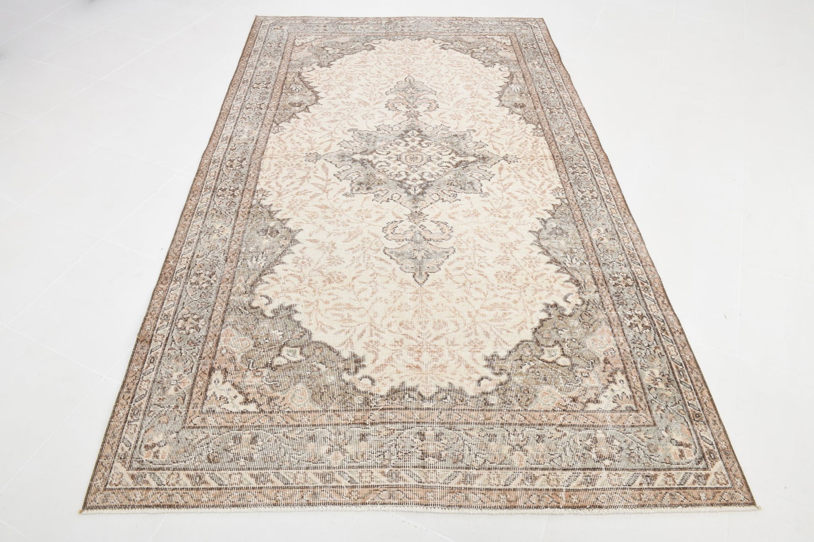 5'4'' x 8'9'' Handmade Vintage Wool Rug - 6383 - 3