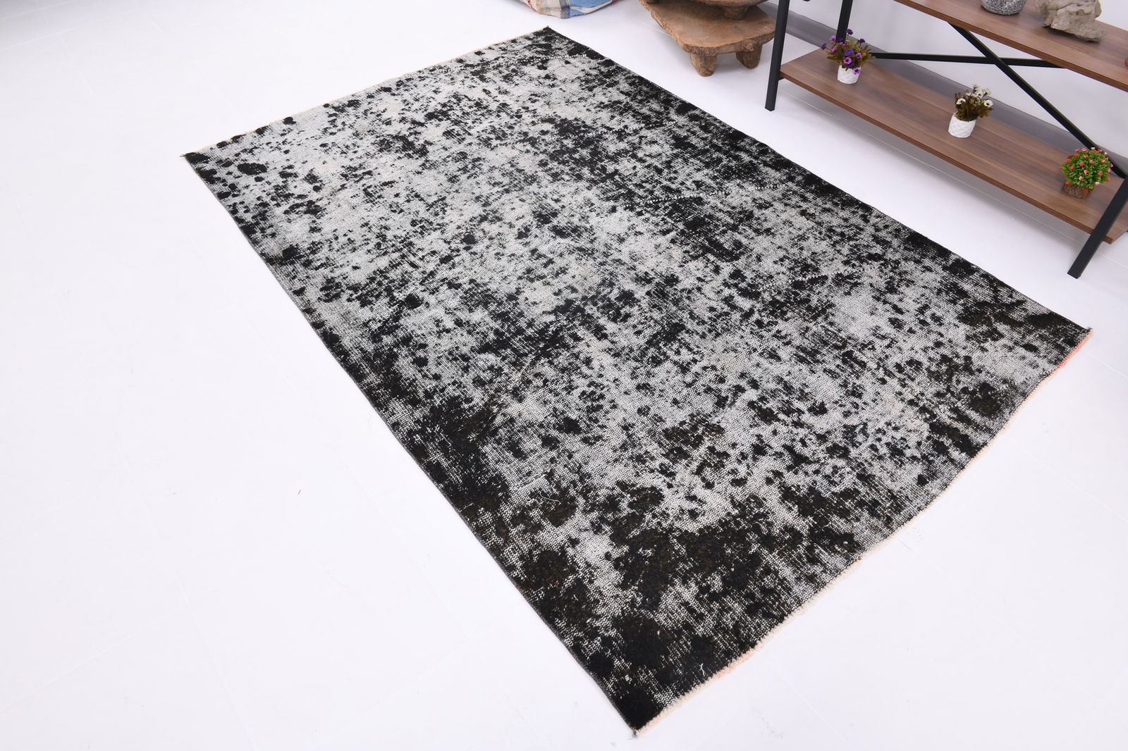 5'2'' x 7'11'' Handmade Vintage Wool Rug - 5049 - 6
