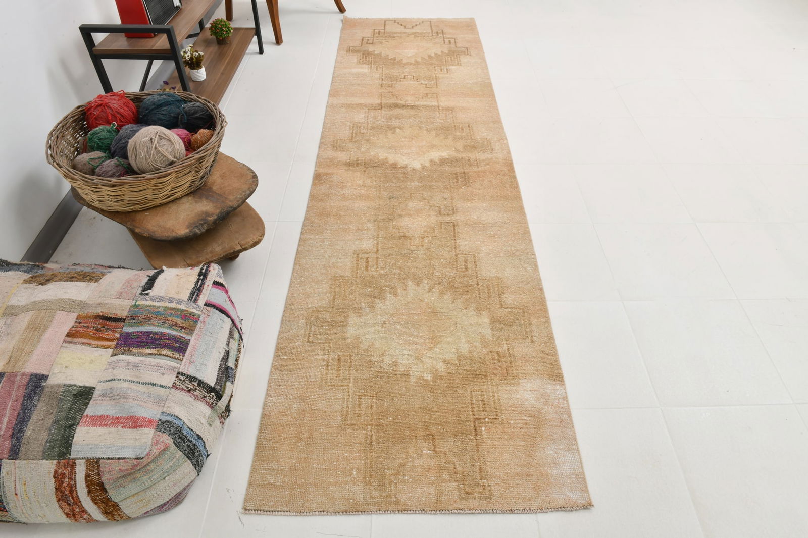 2'9'' x 10'2'' Handmade Vintage Wool Rug - 22437 - 8