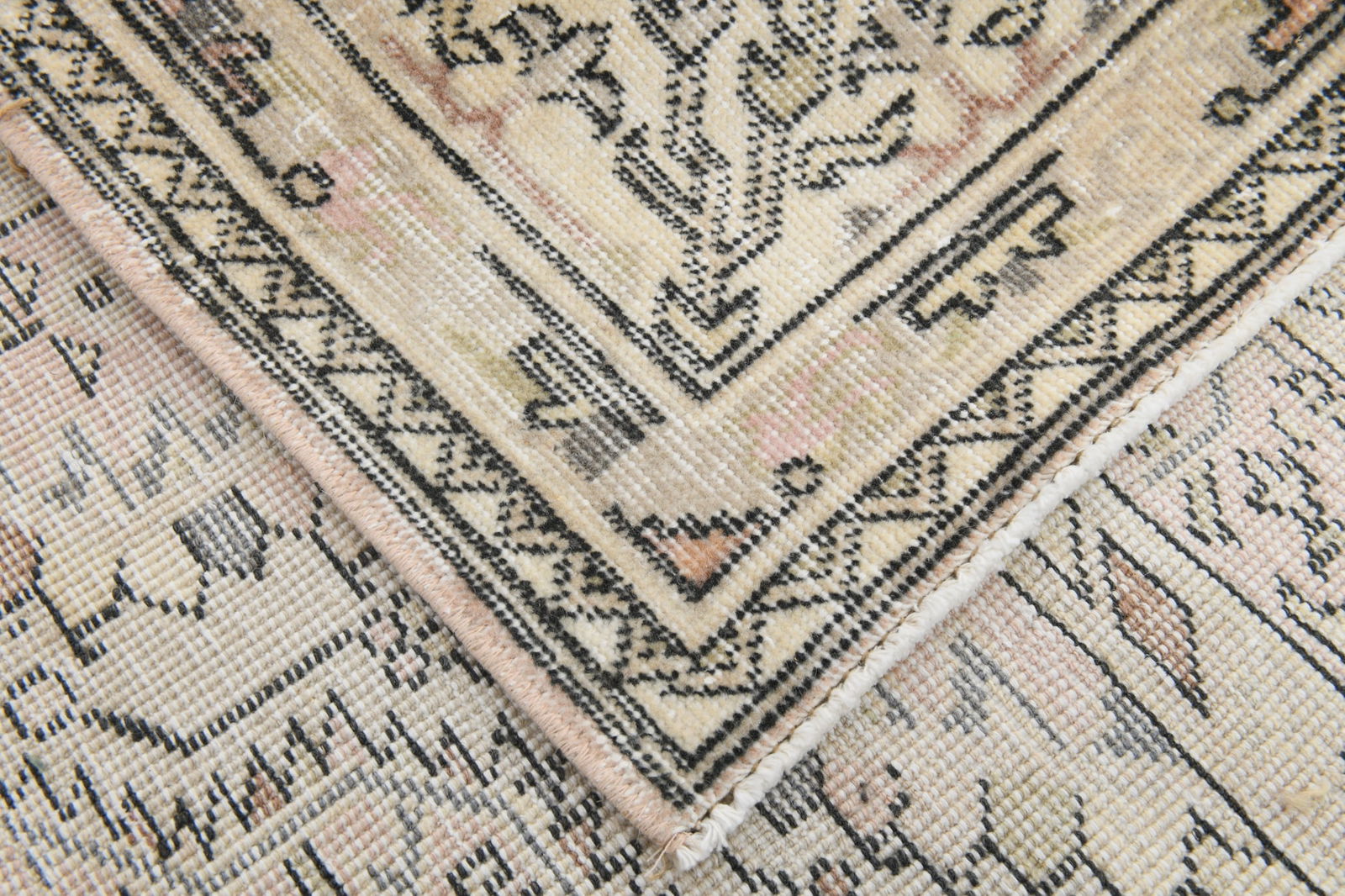 6'3'' x 10'4'' Handmade Vintage Wool Rug - 17896 - 18