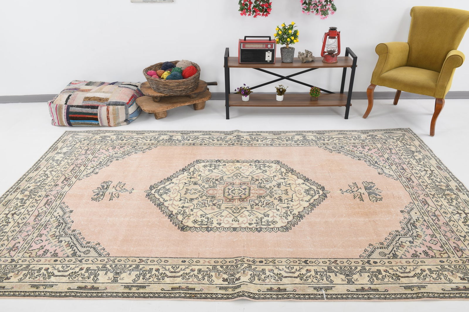 6'3'' x 10'4'' Handmade Vintage Wool Rug - 17896 - 6