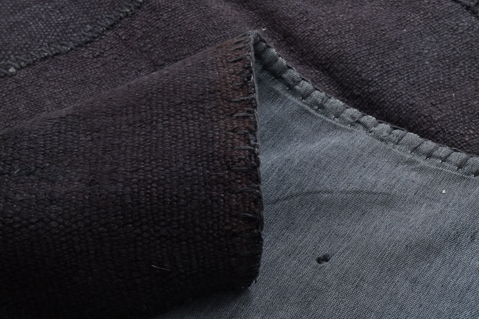 6'11'' x 10'0'' Decorative Vintage Rug - 1918 - 18