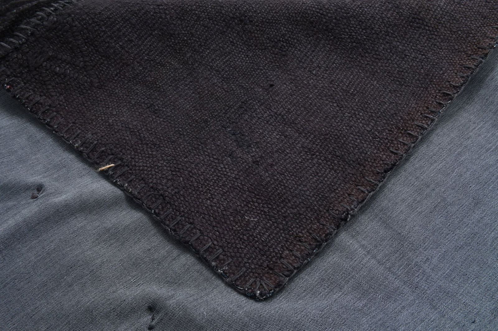 6'11'' x 10'0'' Decorative Vintage Rug - 1918 - 19