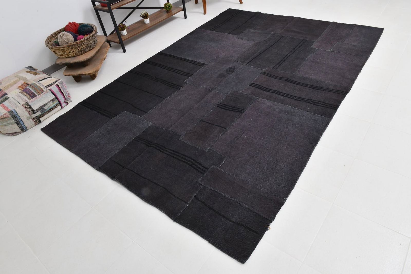 6'11'' x 10'0'' Decorative Vintage Rug - 1918 - 7