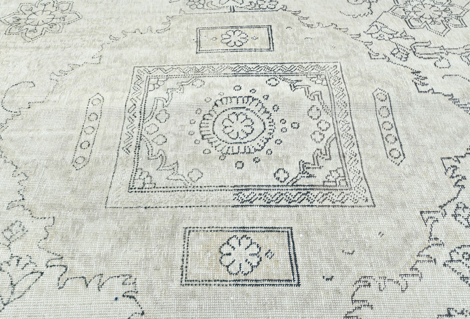 Muted Beige Antique Floral Traditional 6X9 Distressed Vintage Oriental Rug - 5