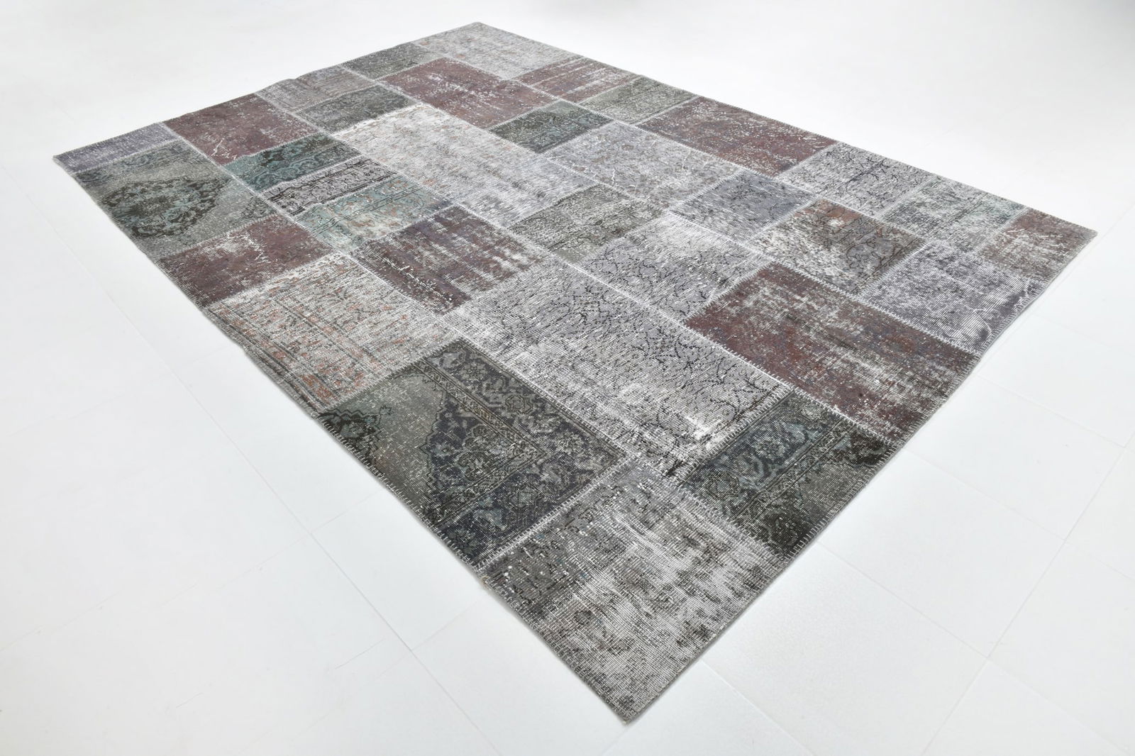 8'2'' x 11'7'' Handmade Vintage Wool Patchwork Rug - 597 - 4