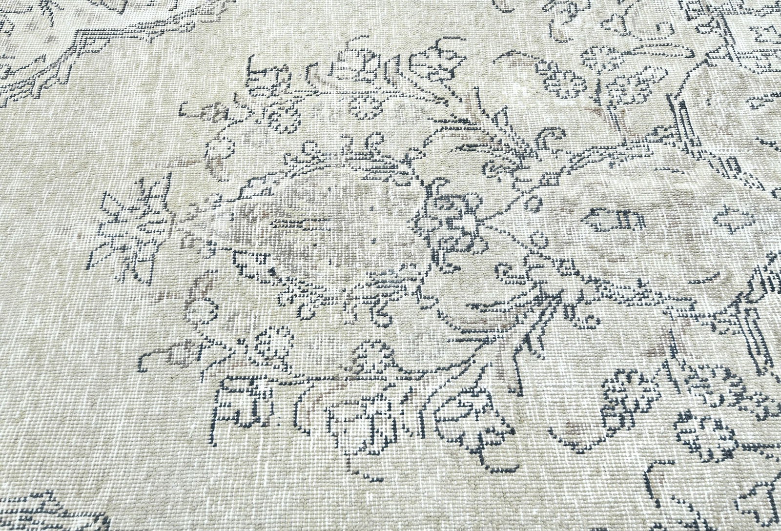 Muted Beige Antique Floral Traditional 6X10 Distressed Vintage Oriental Rug - 6