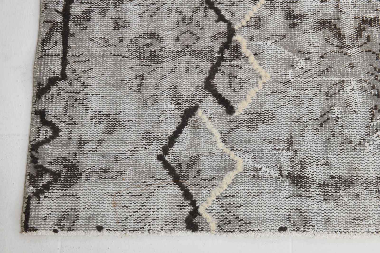 6'2'' x 7'10'' Handmade Vintage Wool Rug - 230 - 14