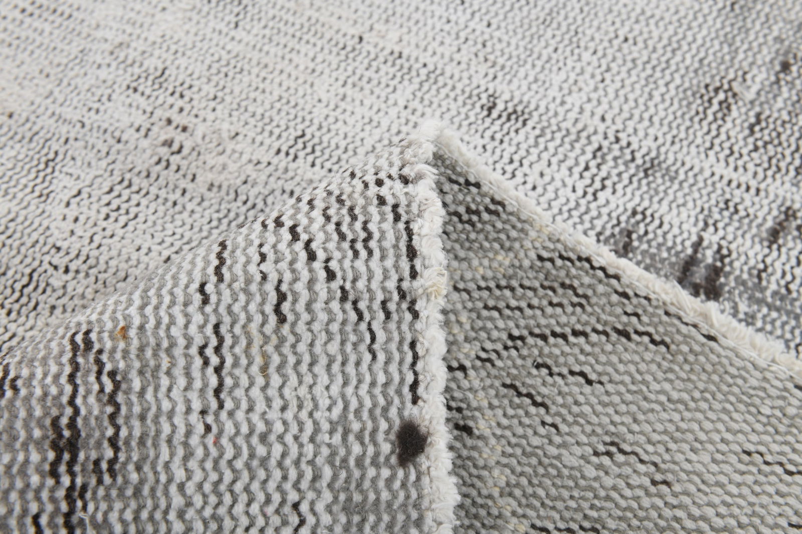 6'2'' x 7'10'' Handmade Vintage Wool Rug - 230 - 17