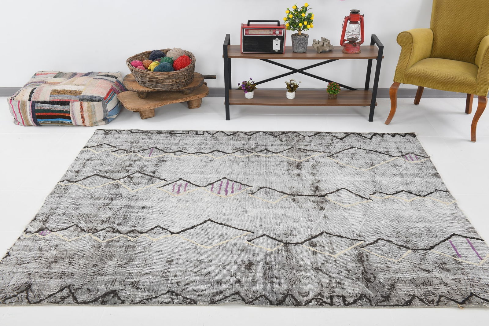 6'2'' x 7'10'' Handmade Vintage Wool Rug - 230 - 6