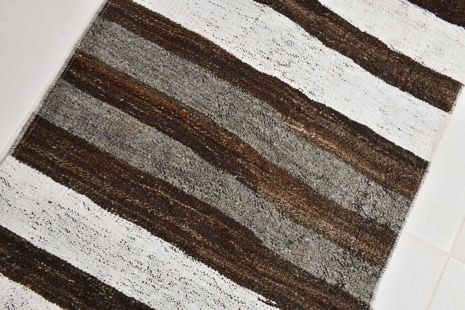 2'3'' x 7'10'' Turkish Vintage Hemp Rug - 53427 - 11