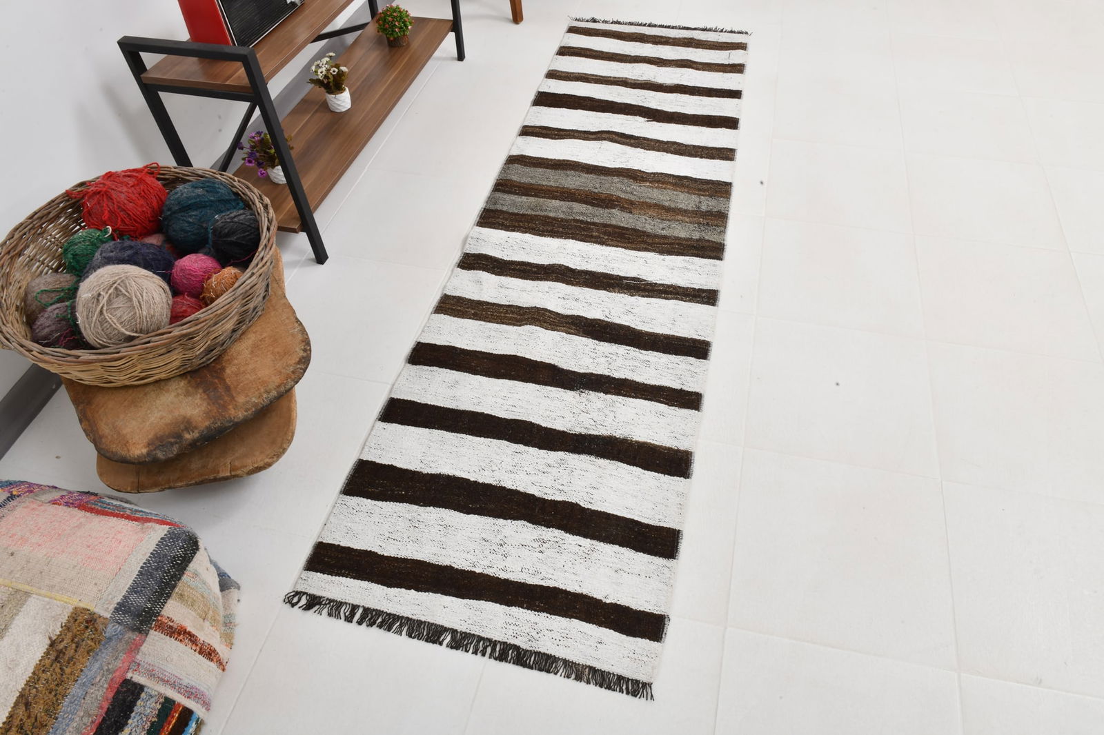 2'3'' x 7'10'' Turkish Vintage Hemp Rug - 53427 - 8