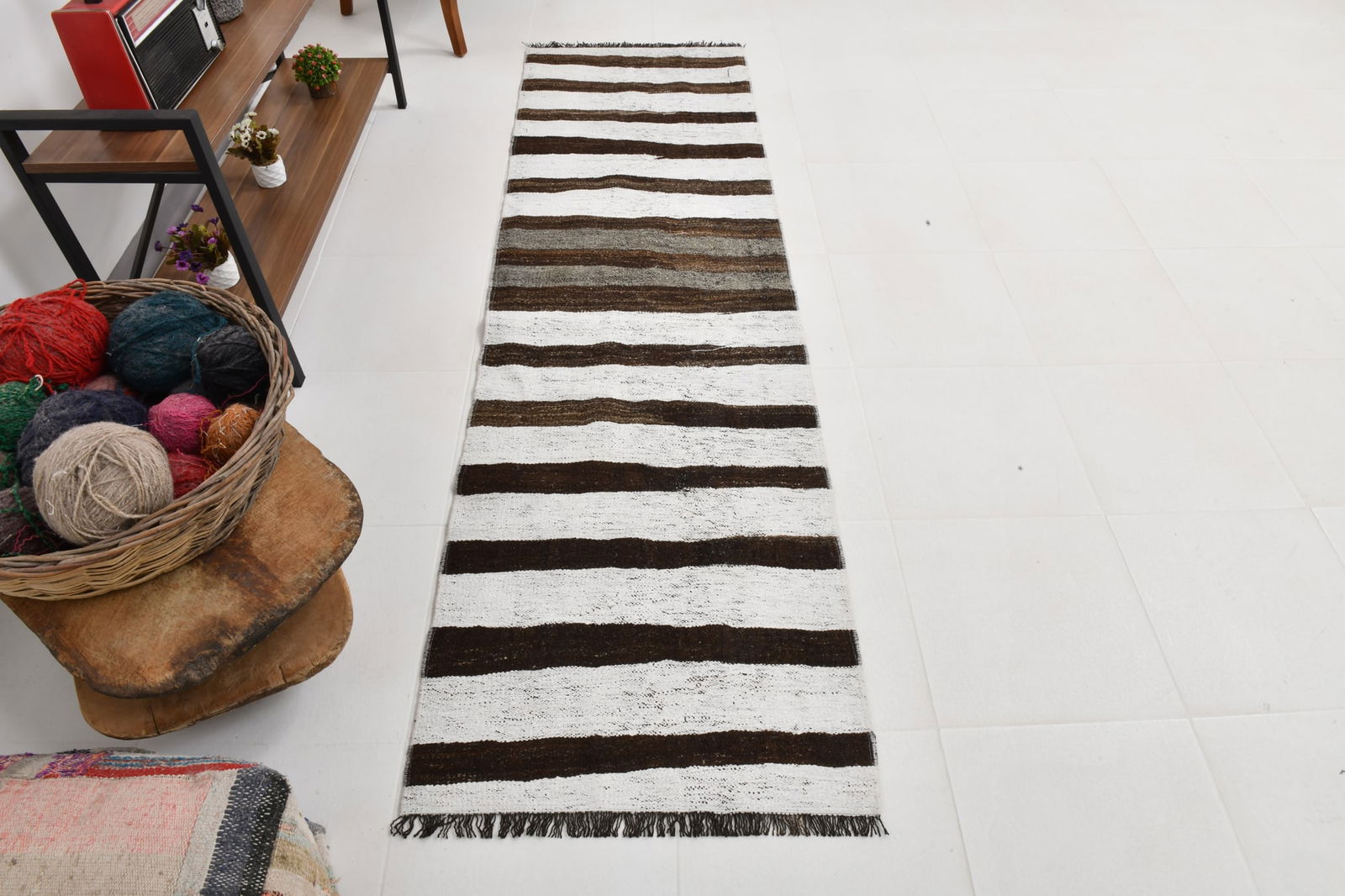 2'3'' x 7'10'' Turkish Vintage Hemp Rug - 53427 - 9