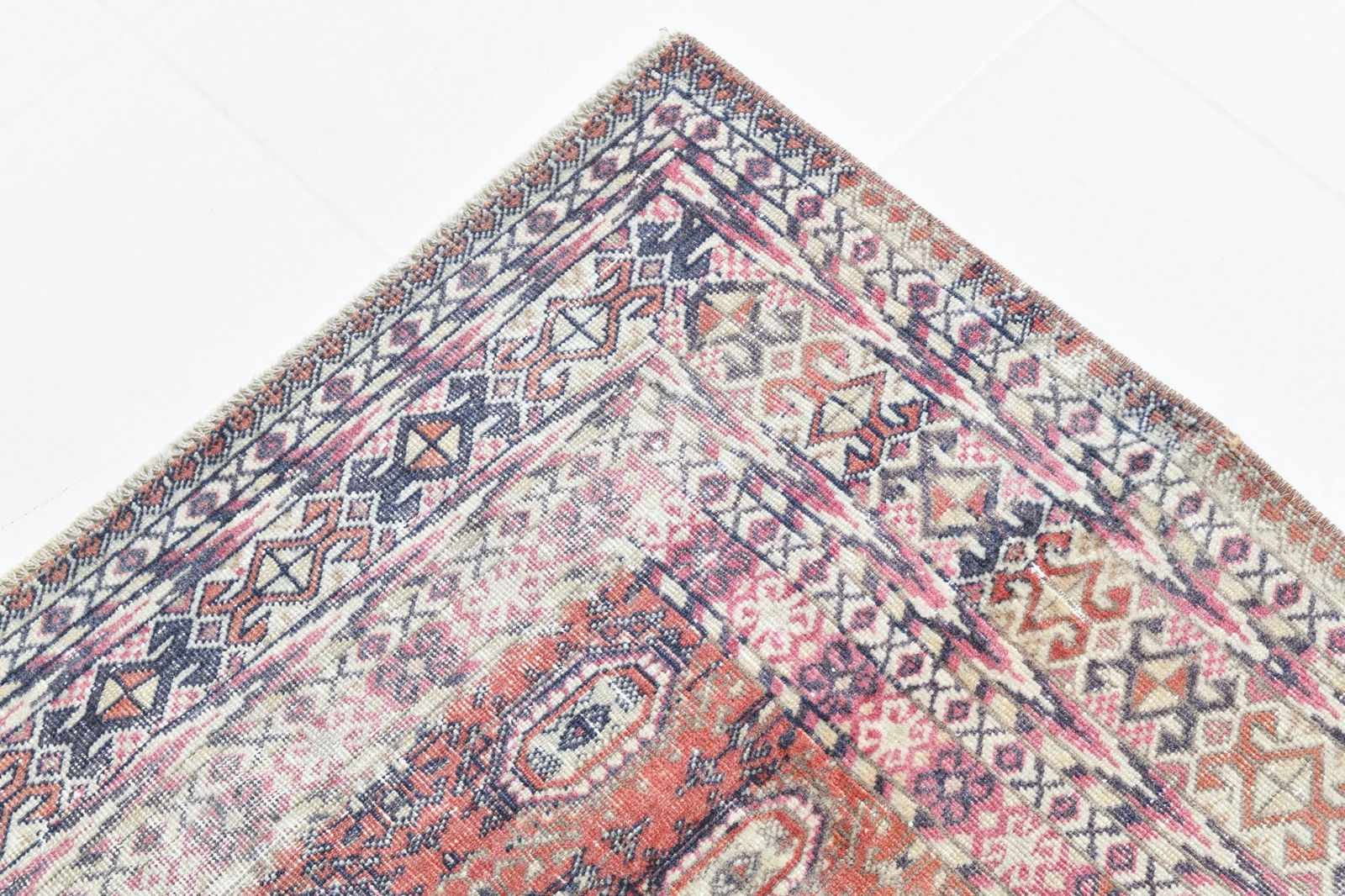 4'11'' x 6'11'' Handmade Vintage Wool Rug - 22483 - 11