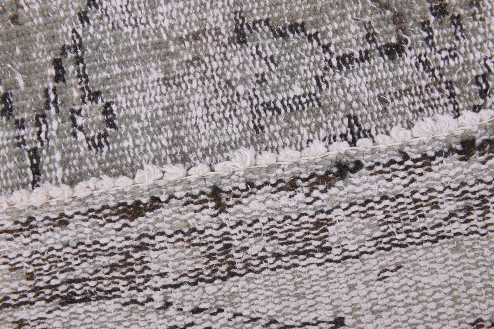 5'8'' x 8'6'' Handmade Vintage Wool Rug - 4317 - 16