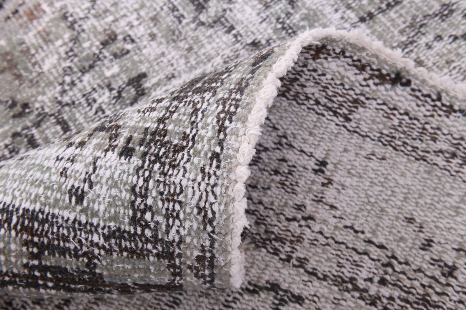 5'8'' x 8'6'' Handmade Vintage Wool Rug - 4317 - 17