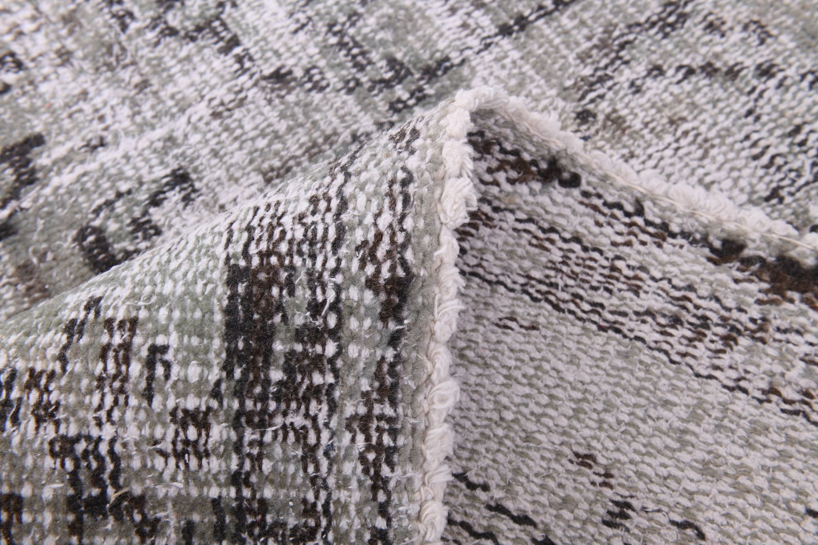 5'8'' x 8'6'' Handmade Vintage Wool Rug - 4317 - 18