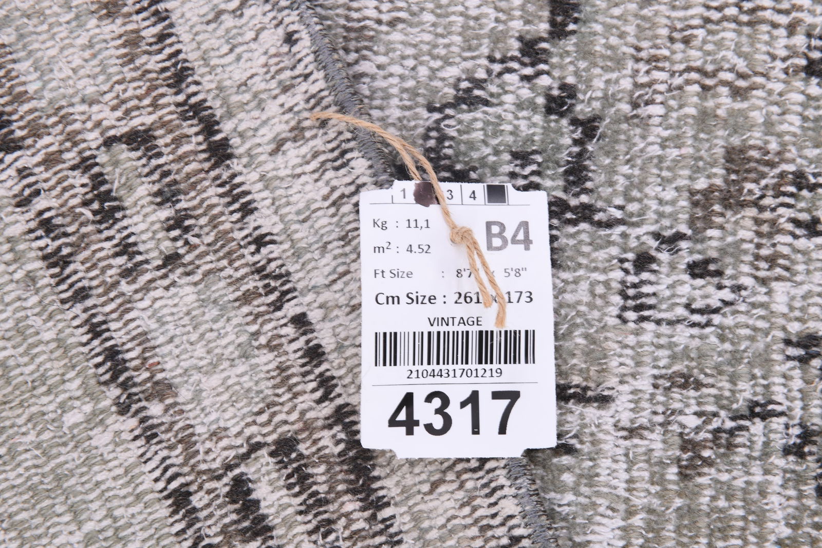 5'8'' x 8'6'' Handmade Vintage Wool Rug - 4317 - 20