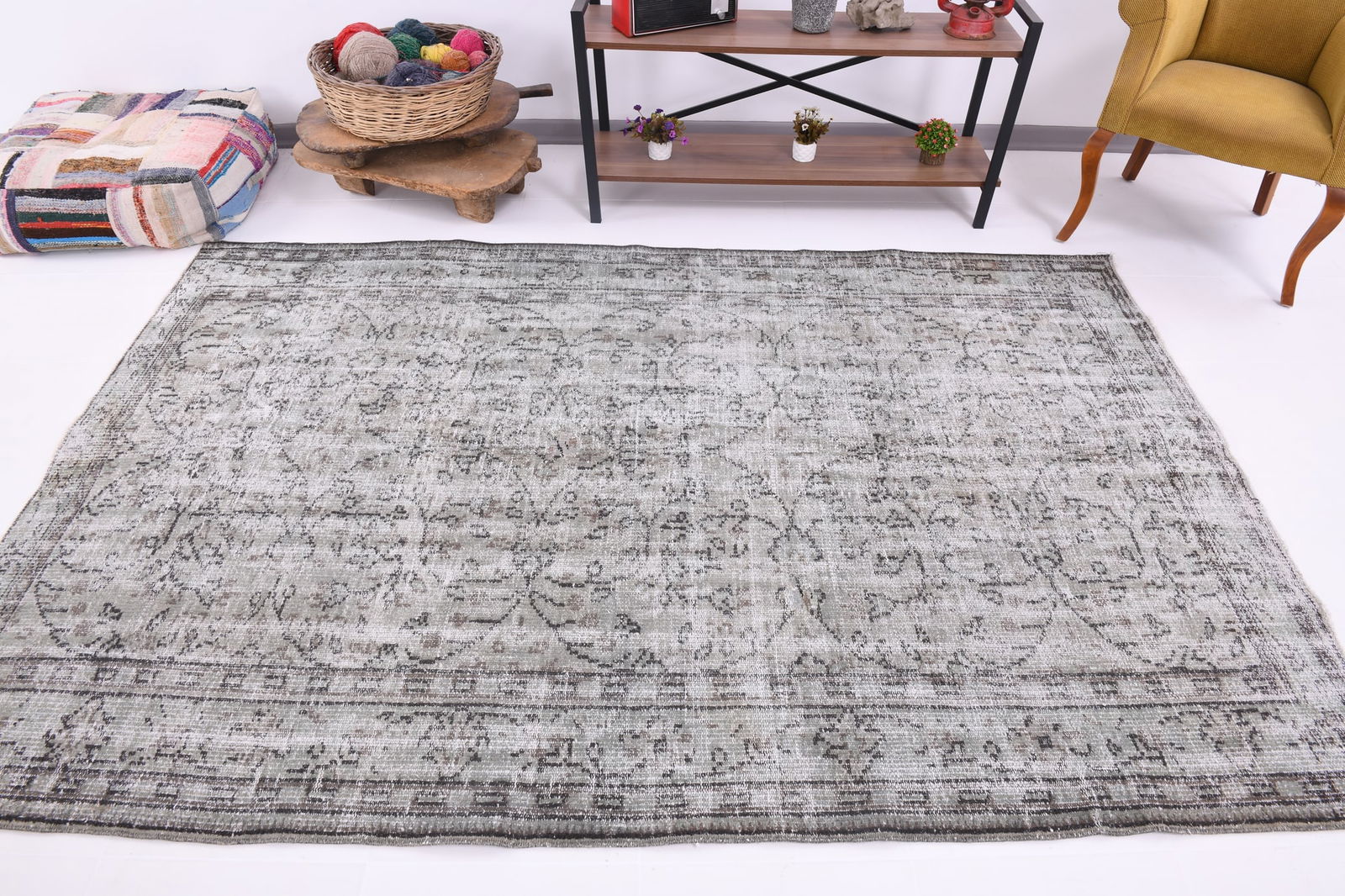 5'8'' x 8'6'' Handmade Vintage Wool Rug - 4317 - 3