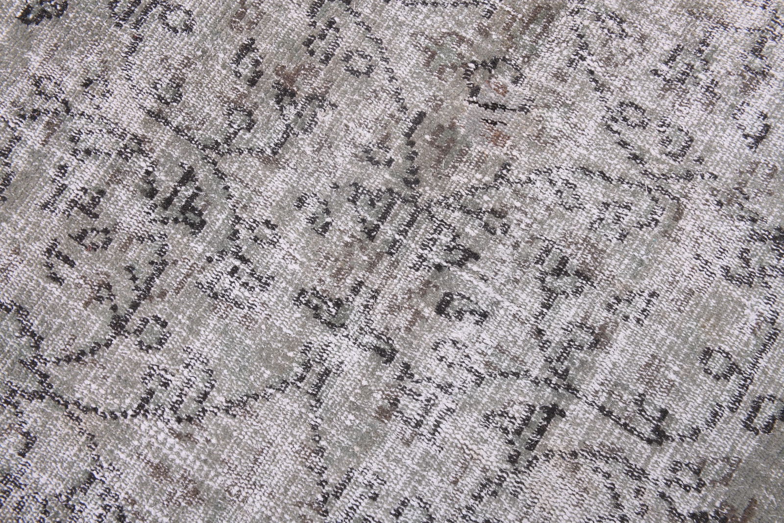 5'8'' x 8'6'' Handmade Vintage Wool Rug - 4317 - 8