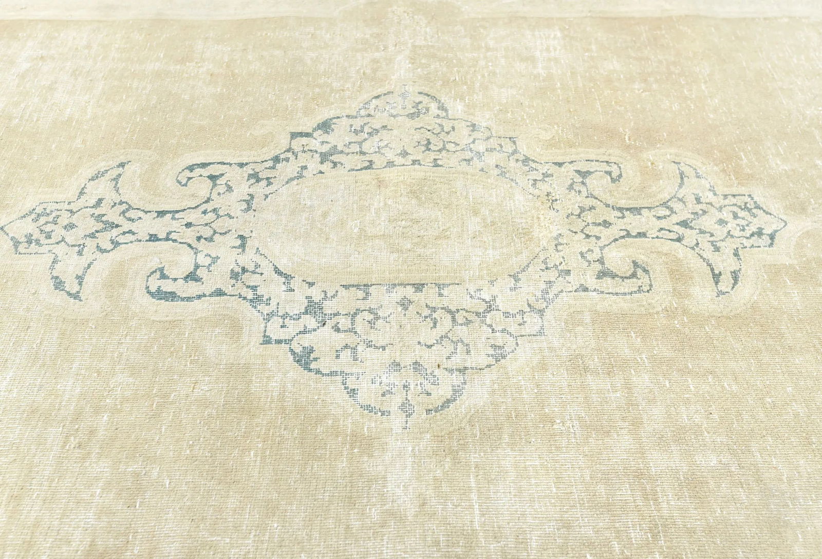 Muted Beige Floral 6X8 Distressed Vintage Oriental Rug - 5