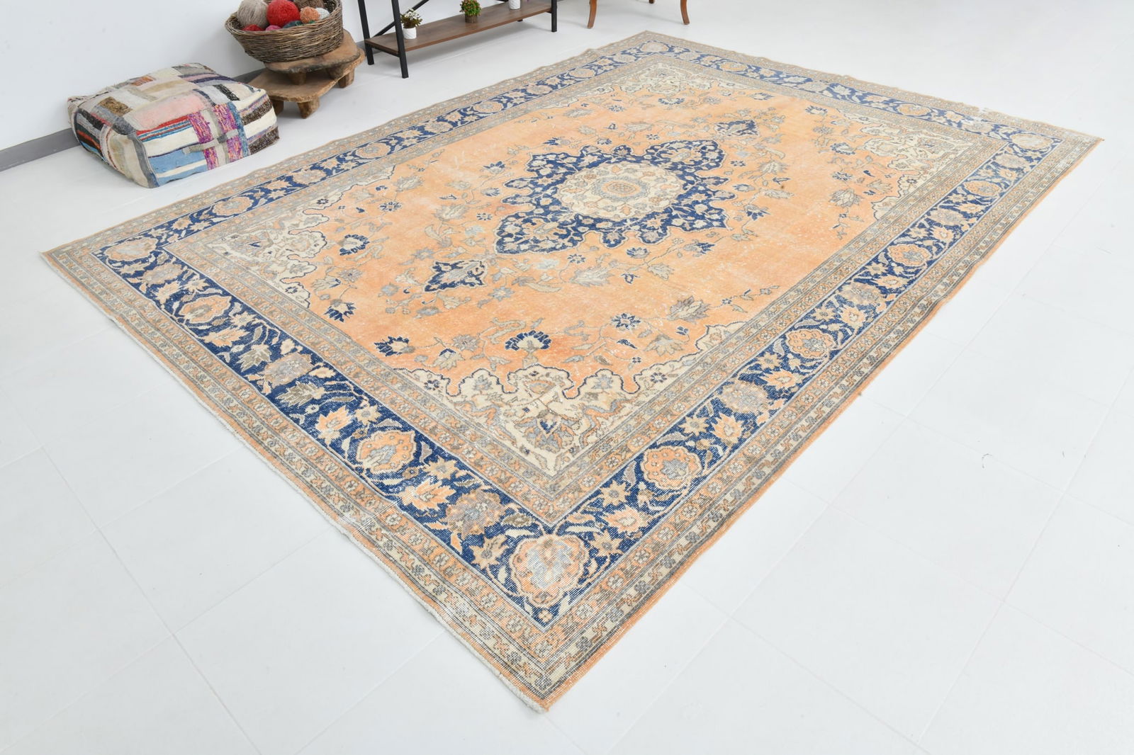 8'5'' x 11'8'' Handmade Vintage Wool Rug - 6937 - 7