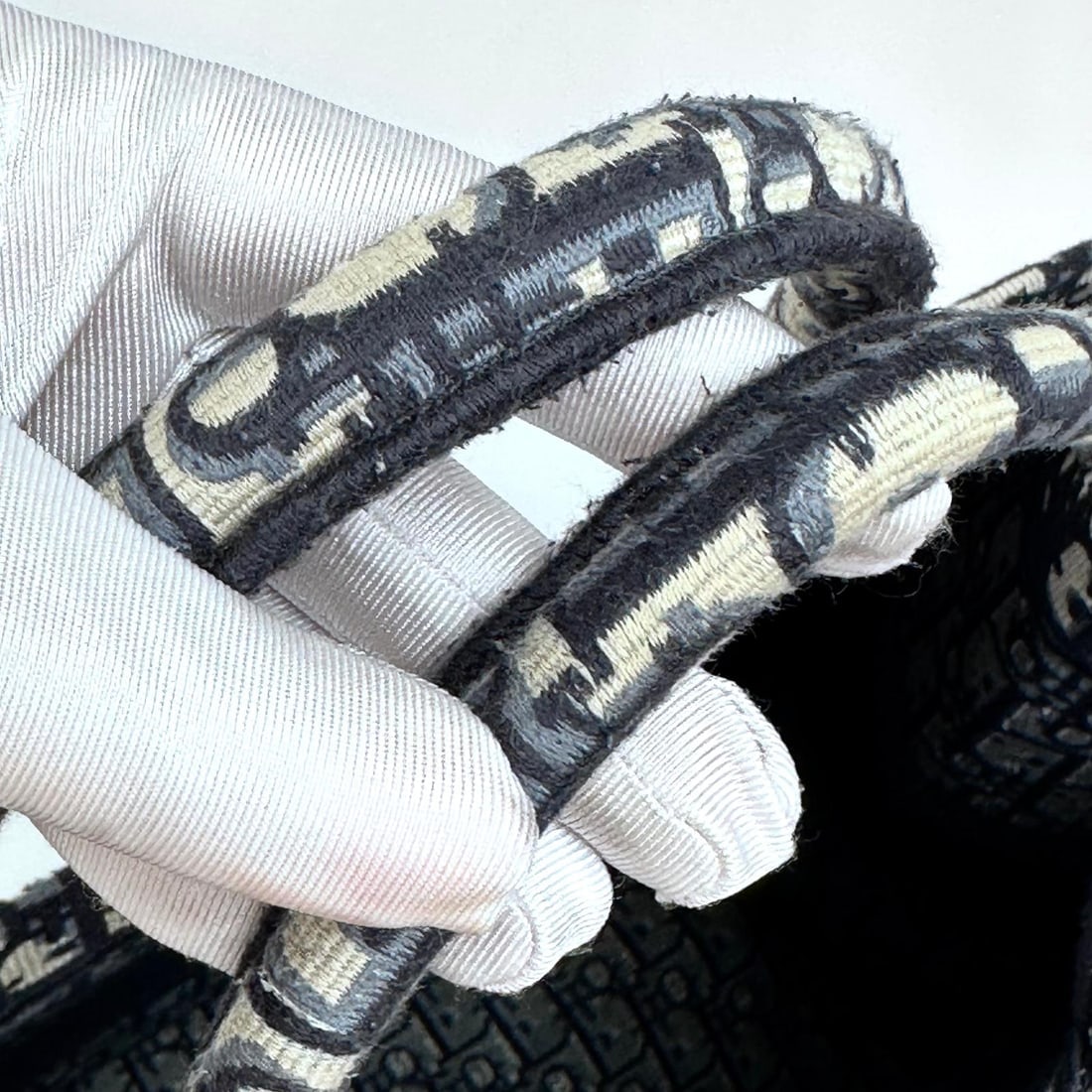 CHRISTIAN DIOR Large Oblique Book Tote Bag in Navy Blue Canvas - 8