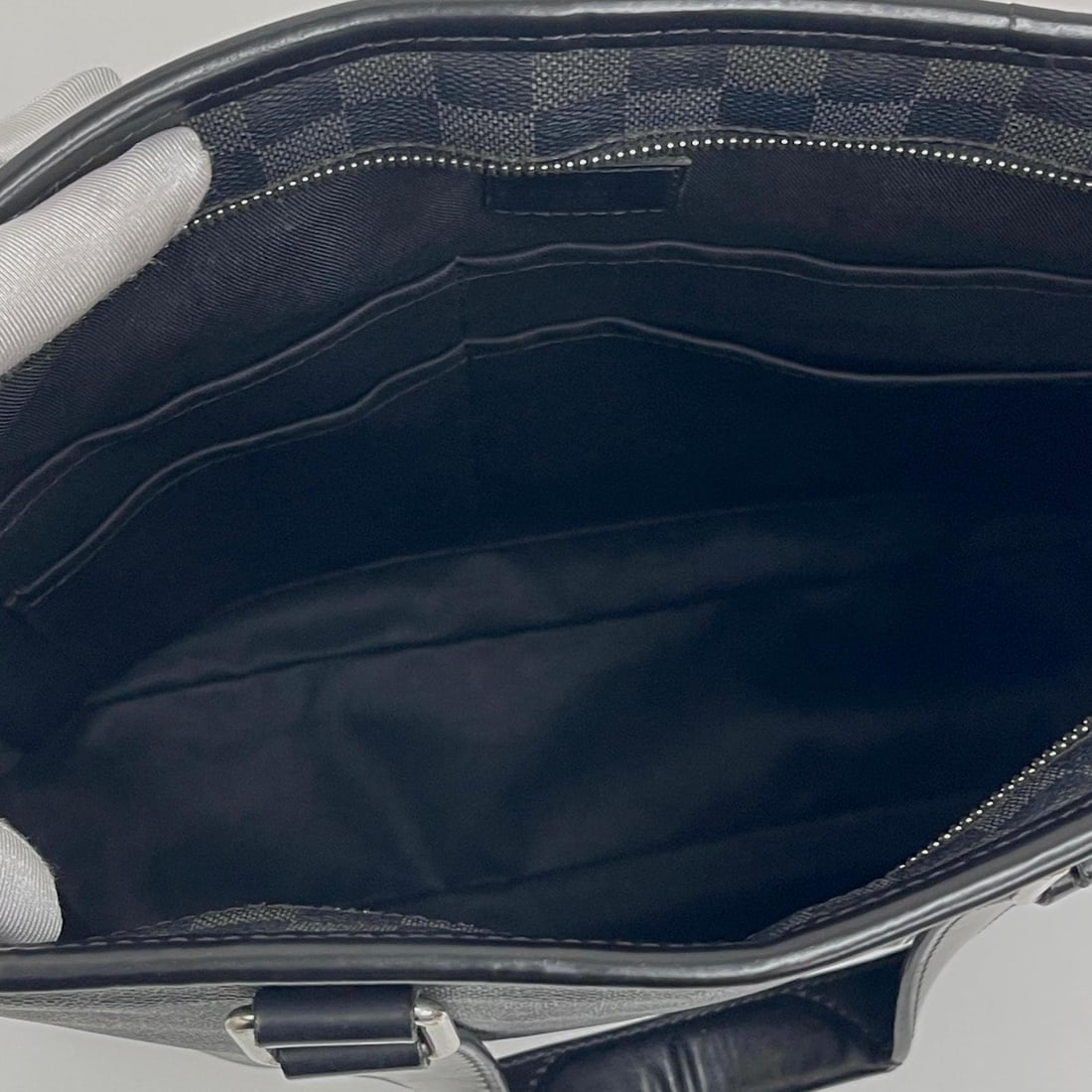 LOUIS VUITTON Document Bag in Damier Graphite - 12