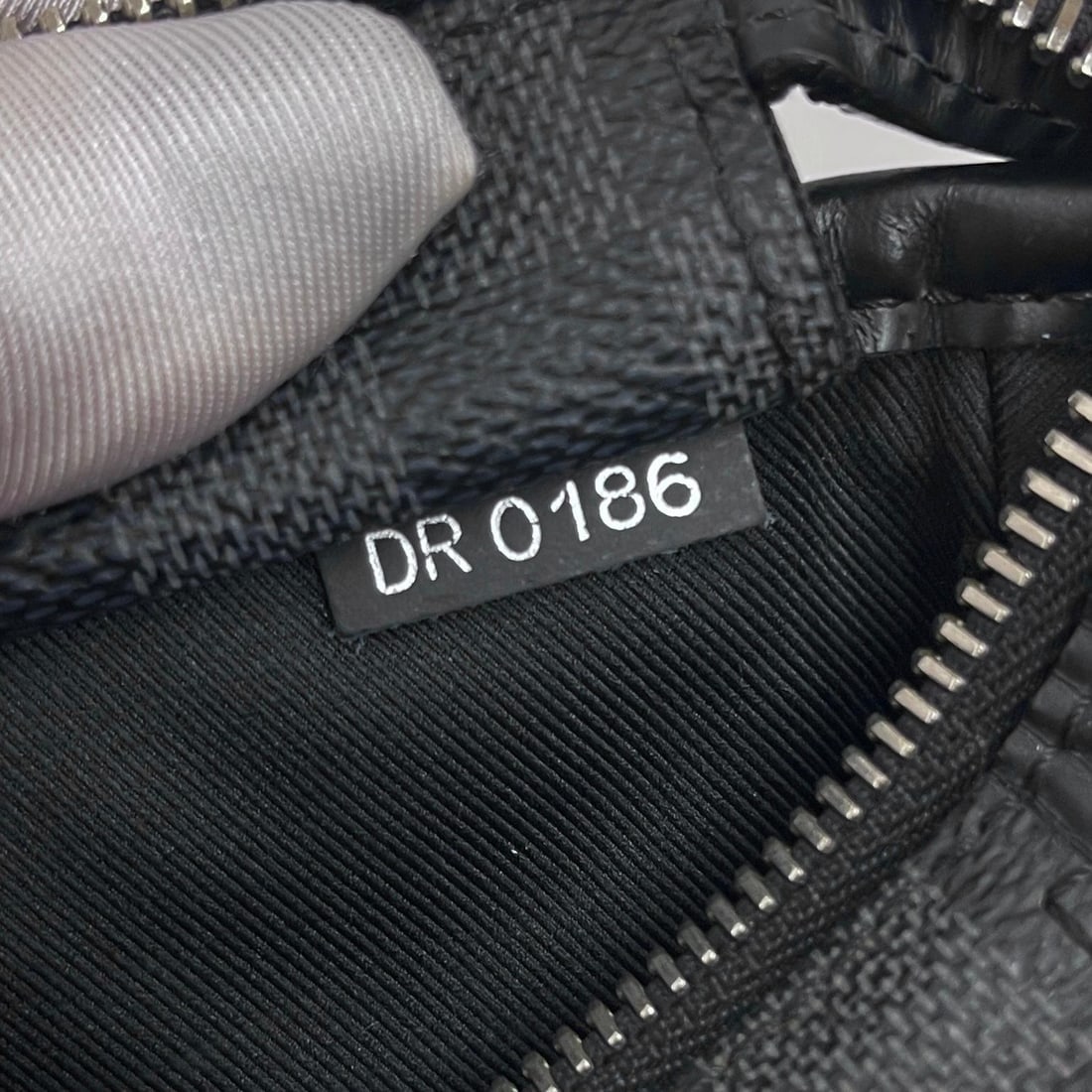 LOUIS VUITTON Document Bag in Damier Graphite - 14