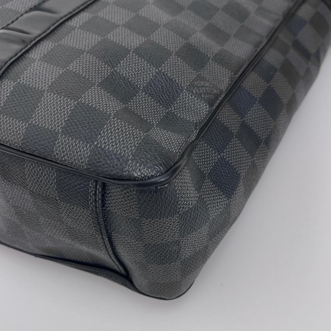 LOUIS VUITTON Document Bag in Damier Graphite - 7