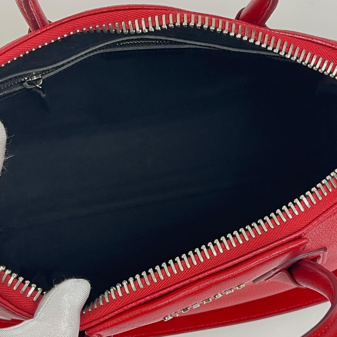 GIVENCHY Antigona Small Bag in Red Leather - 11