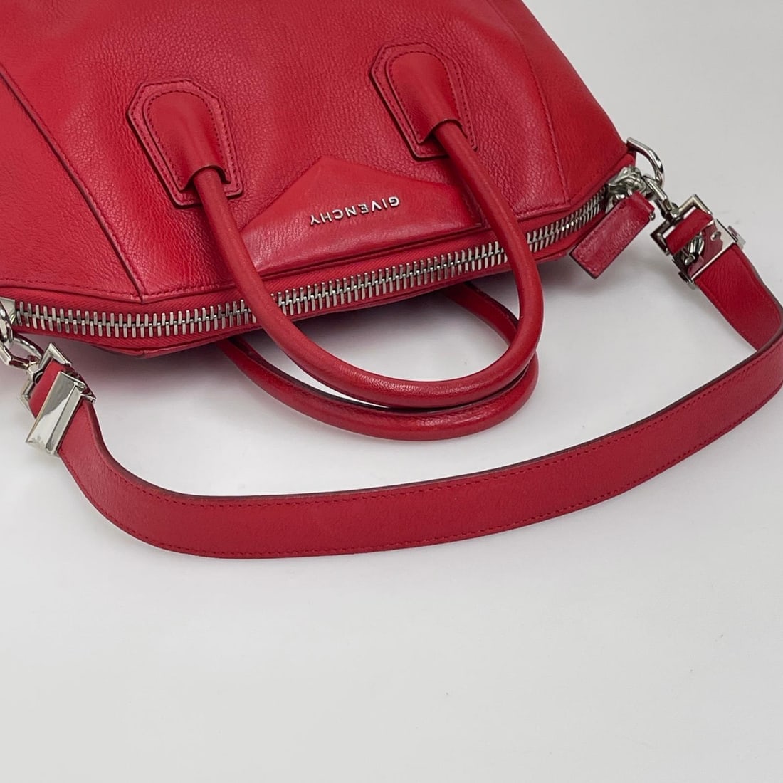 GIVENCHY Antigona Small Bag in Red Leather - 6