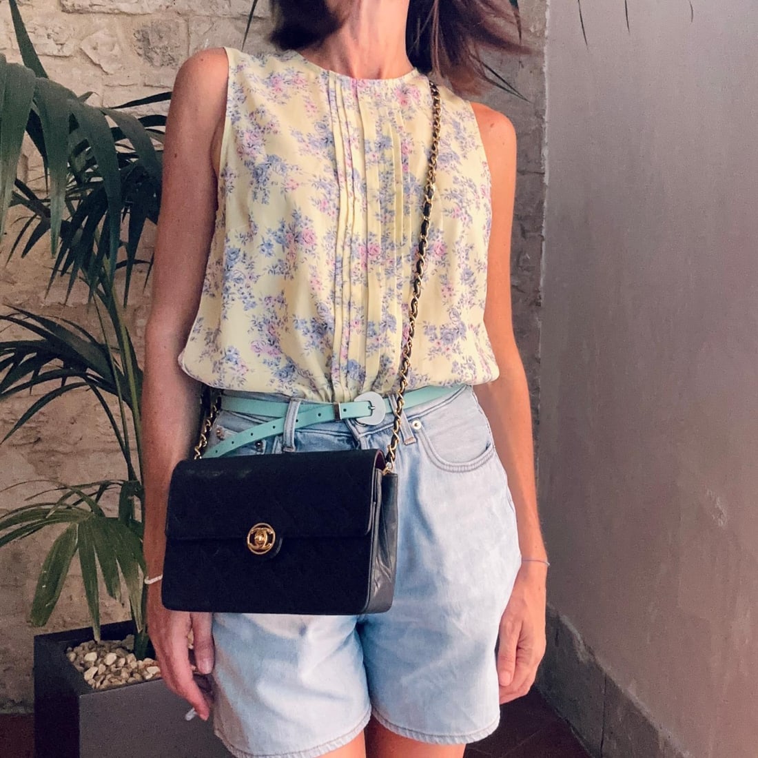 CHANEL Vintage Black Leather Single Flap with Gold Hardware - 17