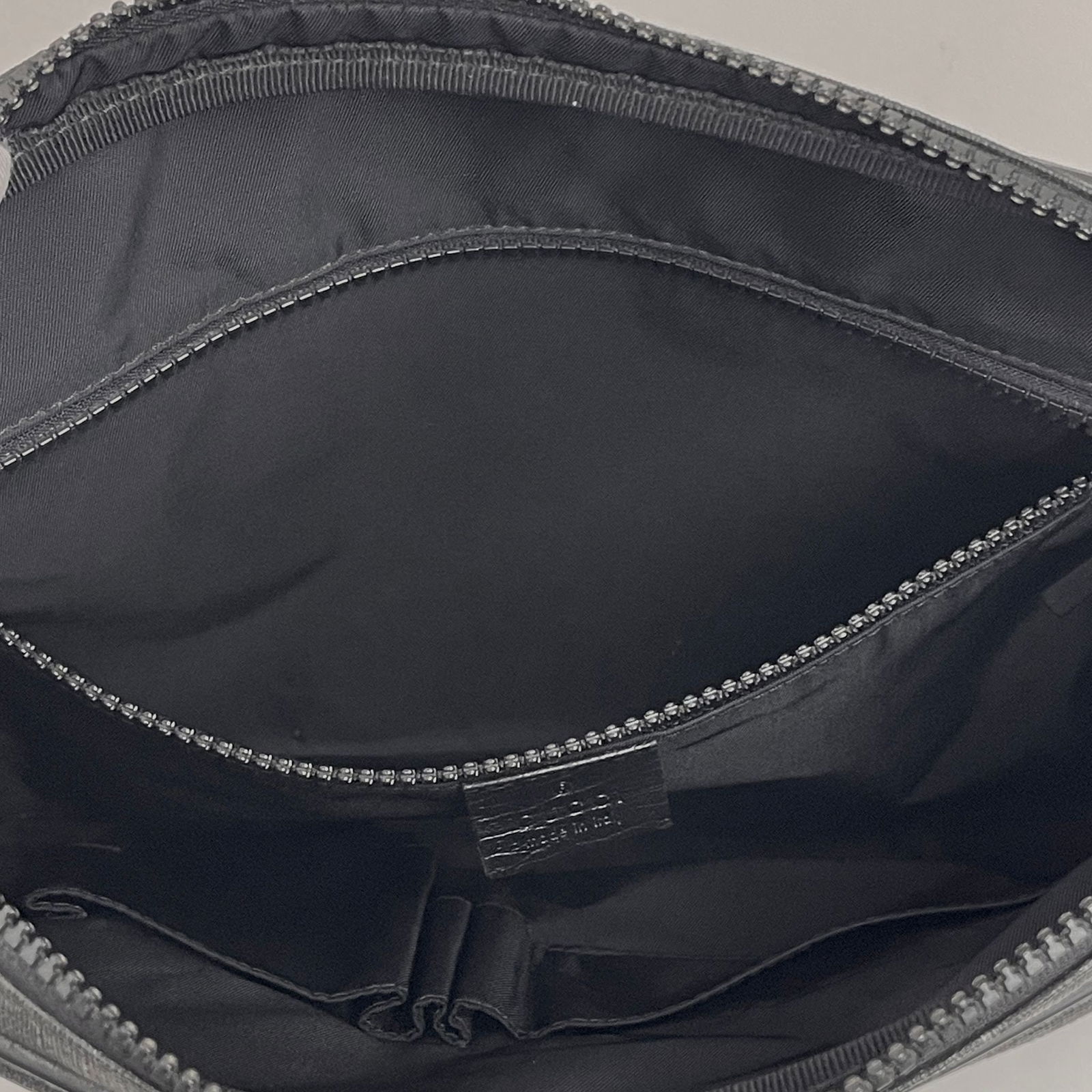 GUCCI Black GG Supreme Messenger Bag - 11